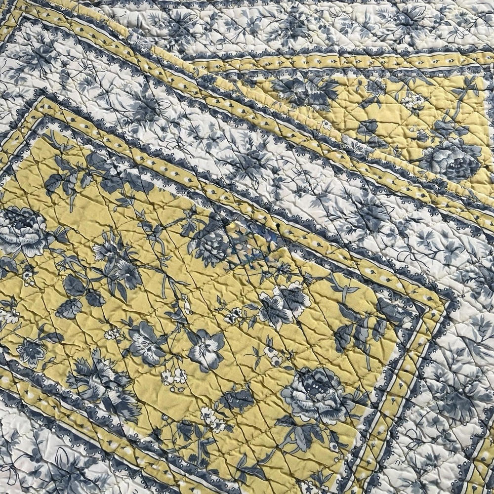 French Country Quilted Placemats Blue Floral Yellow Center (2) 13x18 Matelesse
